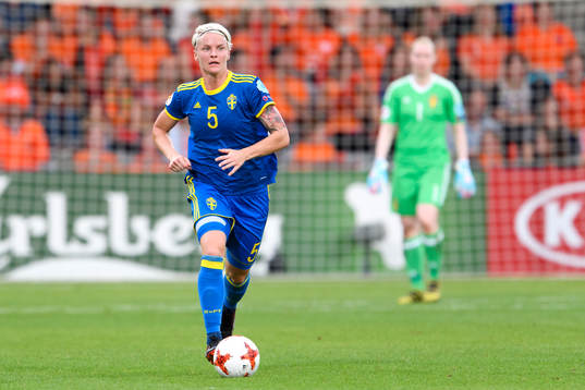 Sveriges Nilla Fischer i kvartsfinalen mellan Holland och