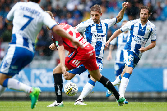 IFK Göteborgs Mikael Boman skjuter