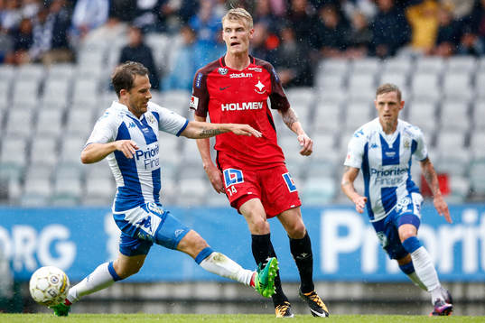IFK Göteborgs Tobias Hysén och Norrköpings Eric Smith