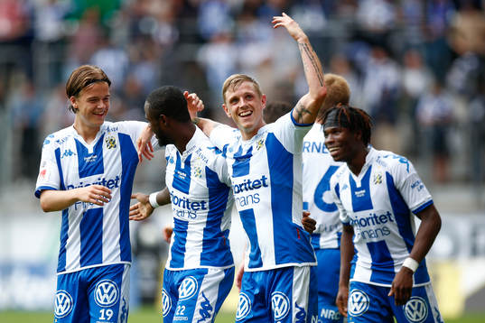IFK Göteborgs August Erlingmark och Sören Rieks jublar