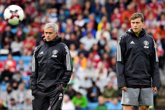 Manchester Uniteds tränare Jose Mourinho och Victor