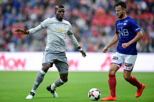 Manchester Uniteds Paul Pogba och Vålerengens Robert