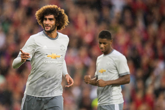 Manchester Uniteds Marouane Fellaini jublar