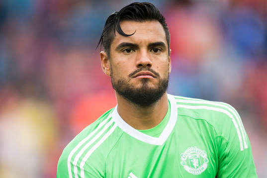 Manchester Uniteds keeper Sergio Romero