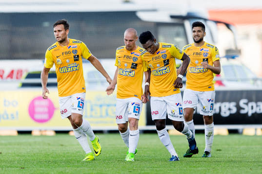 Falkenbergs spelare jublar