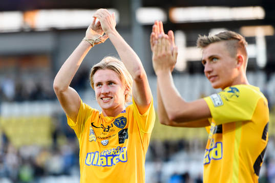 Falkenbergs Viktor Götesson jublar