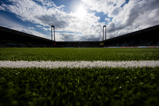 Bravida Arena exteriört innan fotbollsmatchen i
