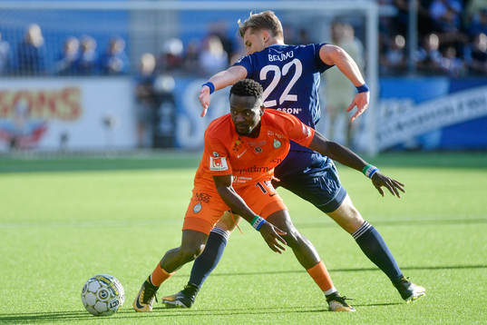 AFC Eskilstunas Mohamed Buya Turay och Djurgårdens Felix