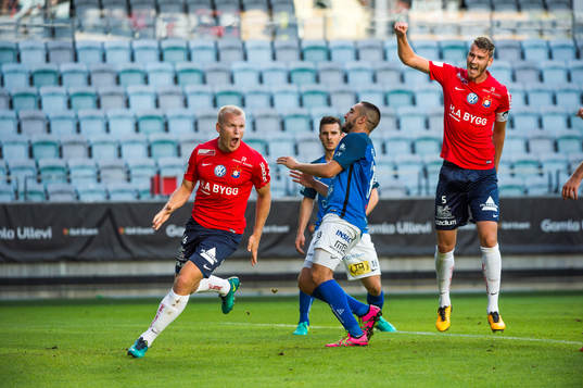 Örgrytes Petter Björlund gjorde 1-0-målet och jublar med