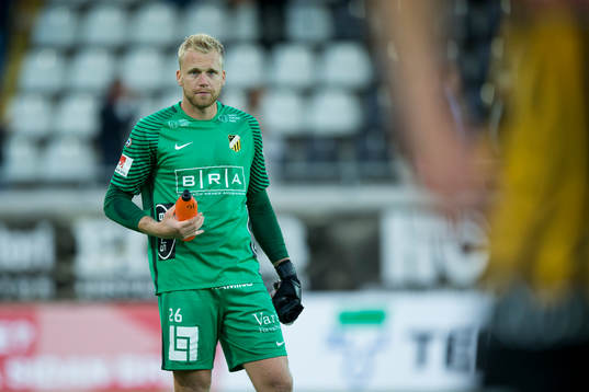 Häckens målvakt Peter Abrahamsson deppar