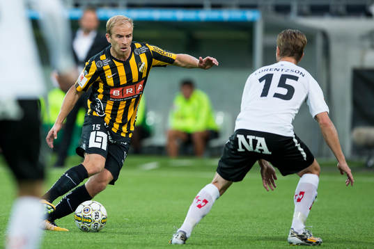 Häckens Kari Arkivuo mot Örebros Martin Lorentzson
