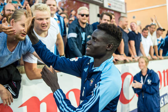 Djurgårdens Aliou Badji tackar publiken