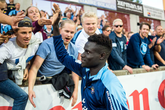 Djurgårdens Aliou Badji tackar publiken