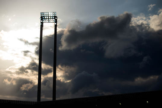 En belysningsmast på Bravida Arena