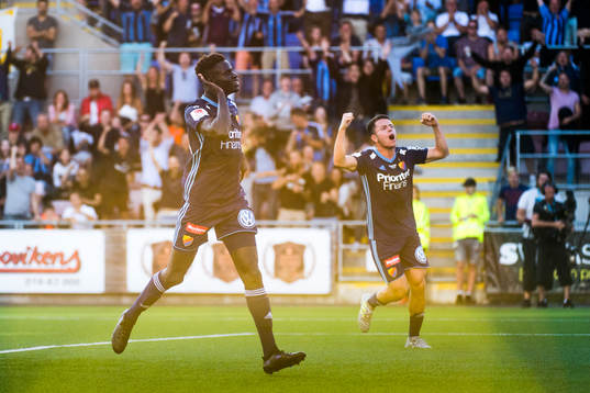 Djurgårdens Aliou Badji och Kerim Mrabti jublar