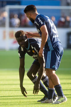 Djurgårdens Aliou Badji och Othman El Kabir jublar