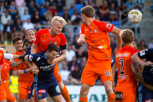 AFC Eskilstunas Ludvig Öhman och Djurgårdens Kerim Mrabti