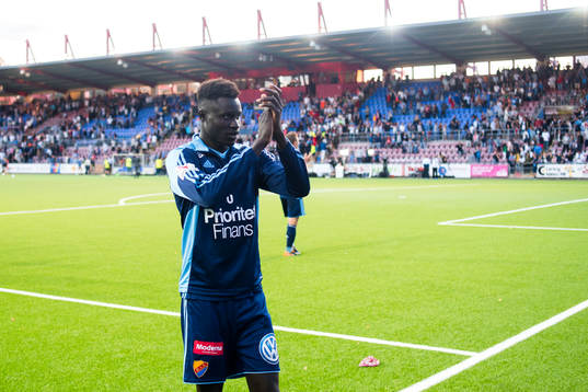 Djurgårdens Aliou Badji tackar publiken