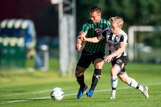 Högaborgs Rozbeh Kazemi och Kågeröds Casper Sääski