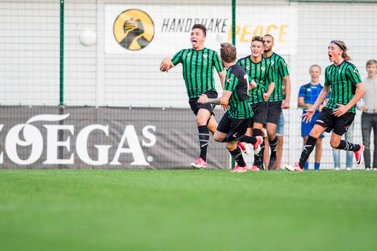 Högaborgs Bleron Zekaj jublar med lagkamrater