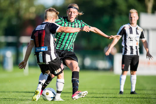 Högaborgs Joel Sundström i närkamp