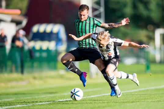 Högaborgs Rozbeh Kazemi och Kågeröds Casper Sääski