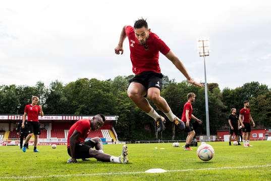 Östersunds Ronald Mukiibi och Sotirios Papagiannopoulus