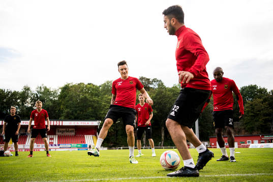 Östersunds Jamie Hopcutt och Brwa Nouri