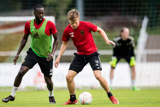 Östersunds Dennis Widgren och Ronald Mukiibi
