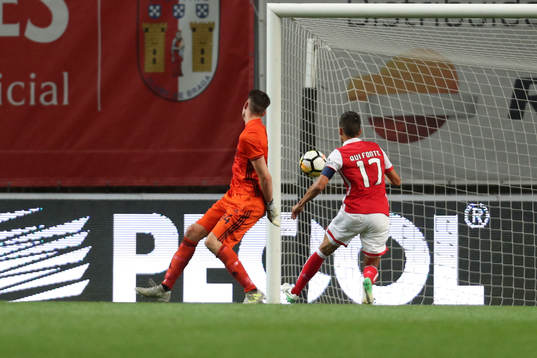 Rui Fonte forward of SC Braga (R) score a goal with Oscar