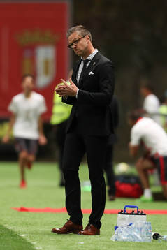 Rikard Norling coach of AIK reacts
