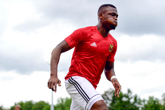 Östersunds Salisu Abdullahi Gero värmer upp