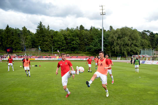 Östersunds spelare värmer upp