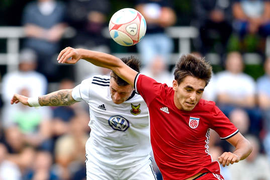FC Fola Esch Cedric Sacras och Östersunds Jamie Hopcutt