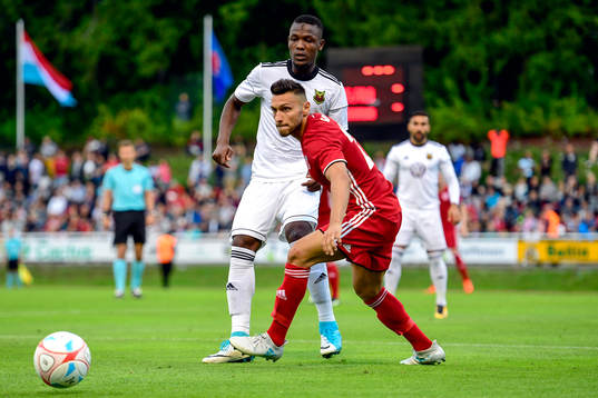 Östersunds Salisu Abdullahi Gero och FC Fola Esch Enis
