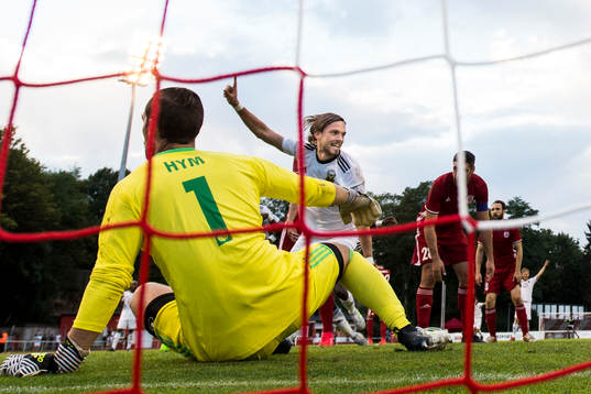 Östersunds Tom Pettersson jublar