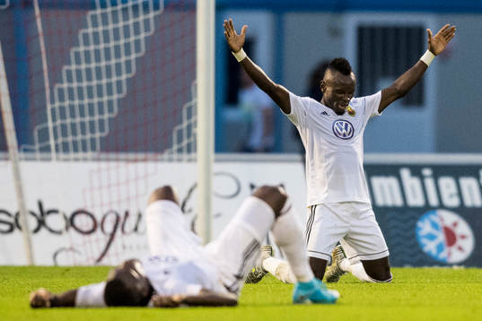 Östersunds Samuel Mensiro jublar