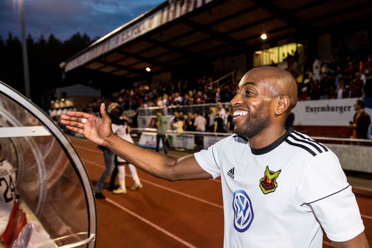 Östersunds Fouad Bachirou jublar
