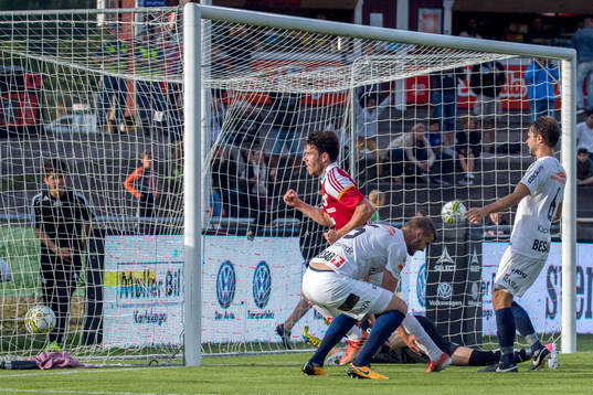 Degerfors Alexander Andersson jublar
