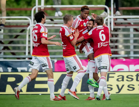 Degerfors Mihlali Mayambela grattas