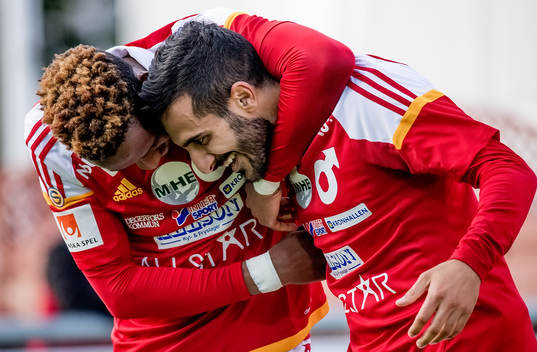 Degerfors Sargon Abraham grattas av Mihlali Mayambela