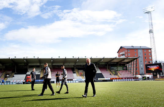 Elfsborgs manager Magnus Haglund och Elfsborgsspelarna är