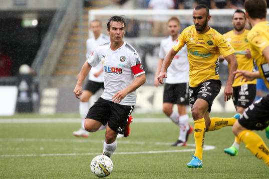 Örebros Nordin Gerzic och Elfsborgs Issam Jebali