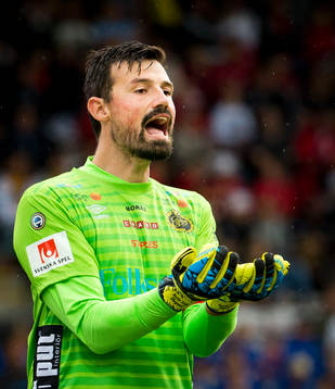 Elfsborgs målvakt Kevin Stuhr Ellegaard deppar