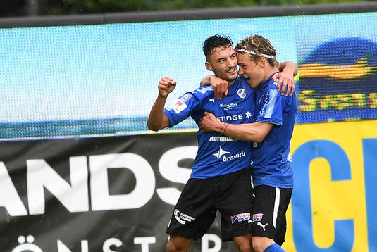 Halmstads Sead Haksabanovic jublar ihop med Höskuldur