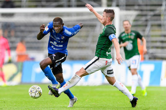 Halmstads Aboubakar Keita och Jönköpings Tommy Thelin
