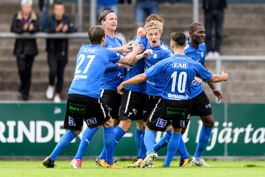 Halmstads spelare jublar