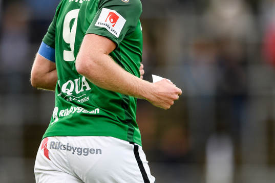 Jönköpings Tommy Thelin får instruktioner till spelarna