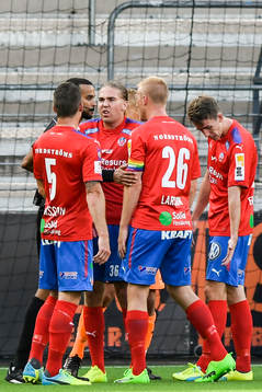 Helsingborgs spelare är irriterade på Domare Farouk Nehdi