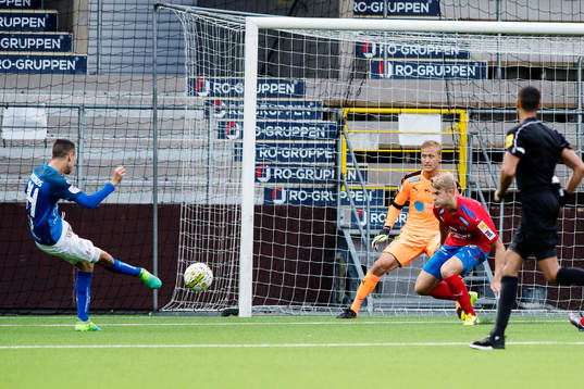 Norrbys Abdelrahman Saidi gör 2-2-målet på Helsingborgs